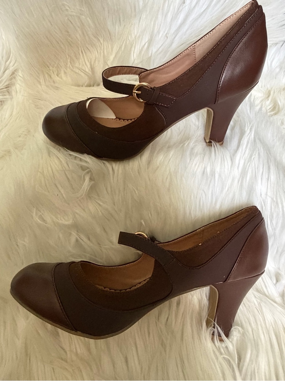 NIB JOURNEE Collection Siri Round Toe Mary Jane Pumps Brown Size 10 Vintage Look